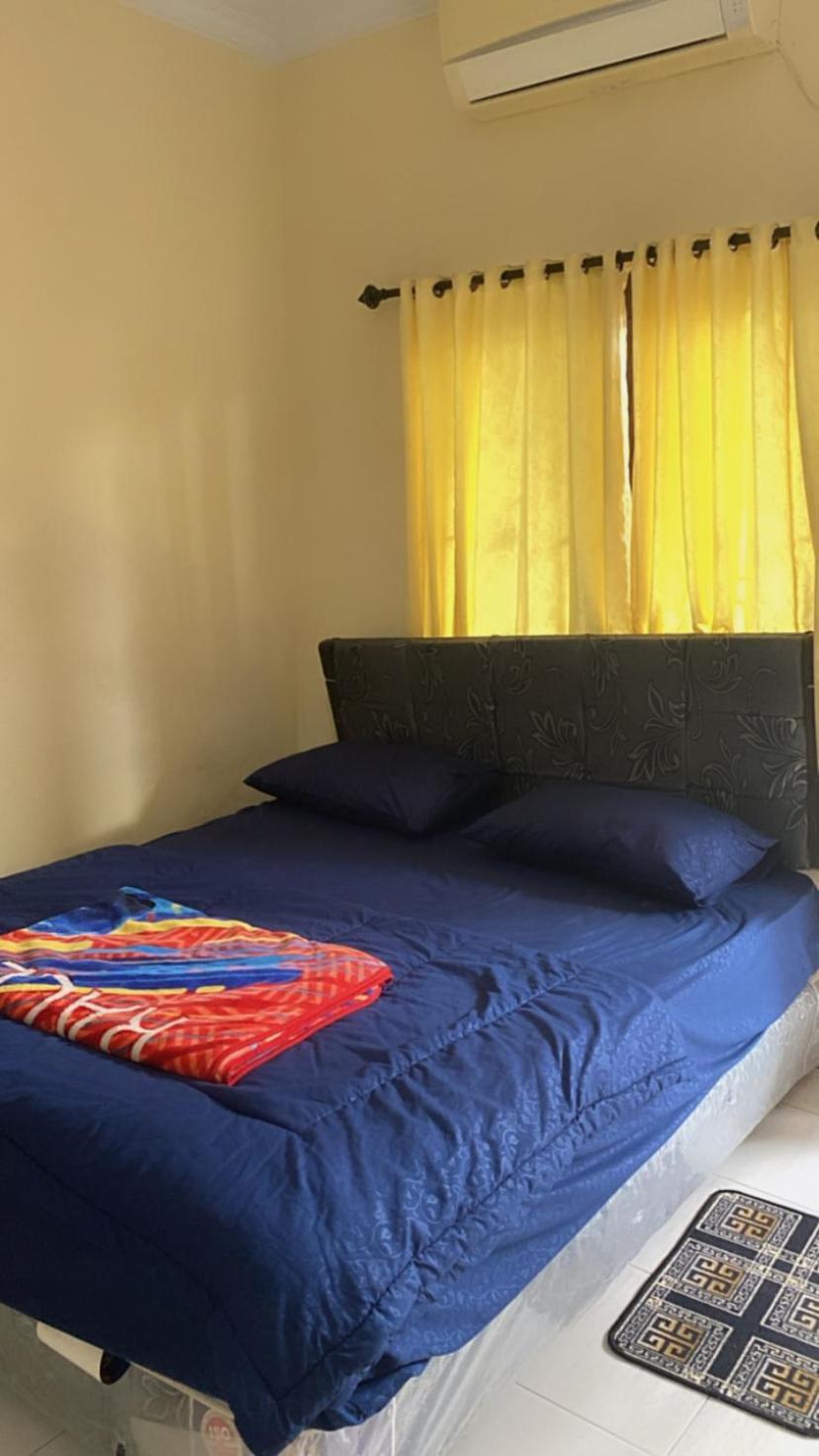 Din'S House Hotel Легиан Екстериор снимка
