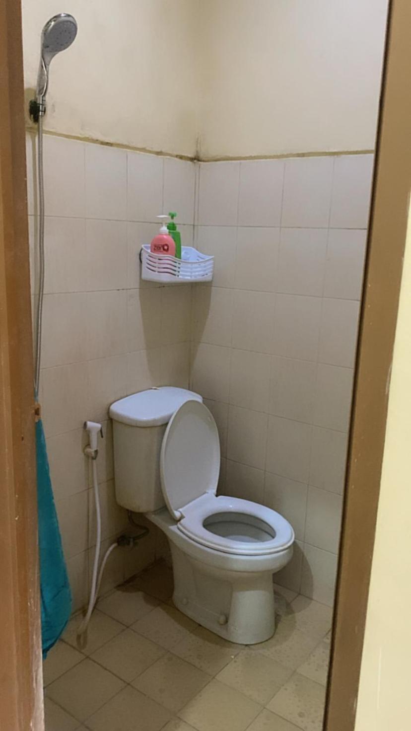 Din'S House Hotel Легиан Екстериор снимка